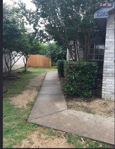 Building Photo - 2202 Brookview Dr