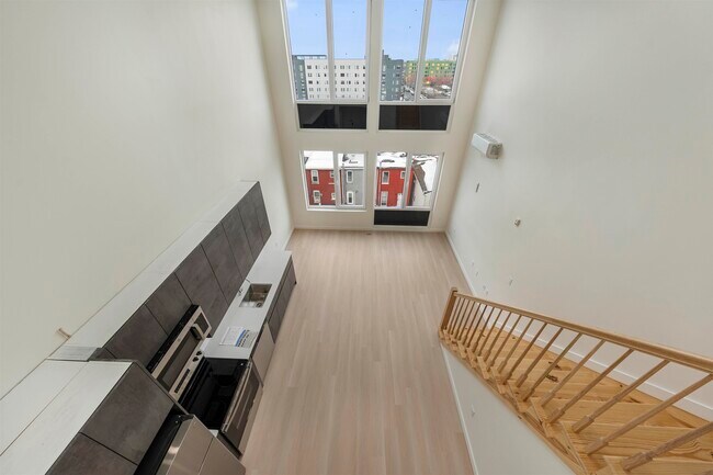 Building Photo - 1 Mallory Ave