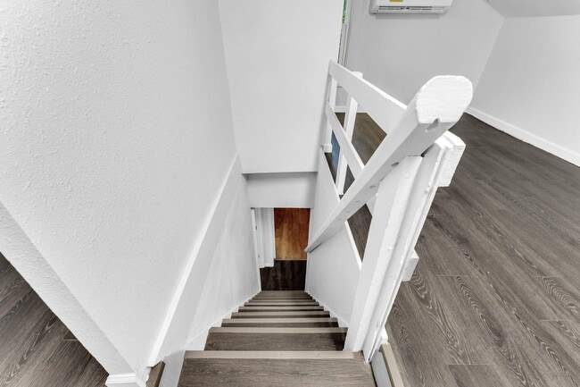 Building Photo - 3 Bed | 1 Bath | Loft | FULLY Remodeled | Springfield MO | PETS WELCOME!