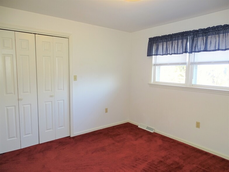 Building Photo - 859 Cindy Ln