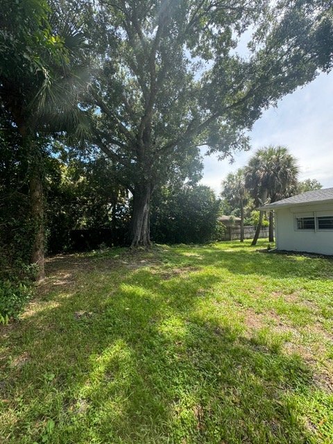 Building Photo - 7406 Pacific Ave