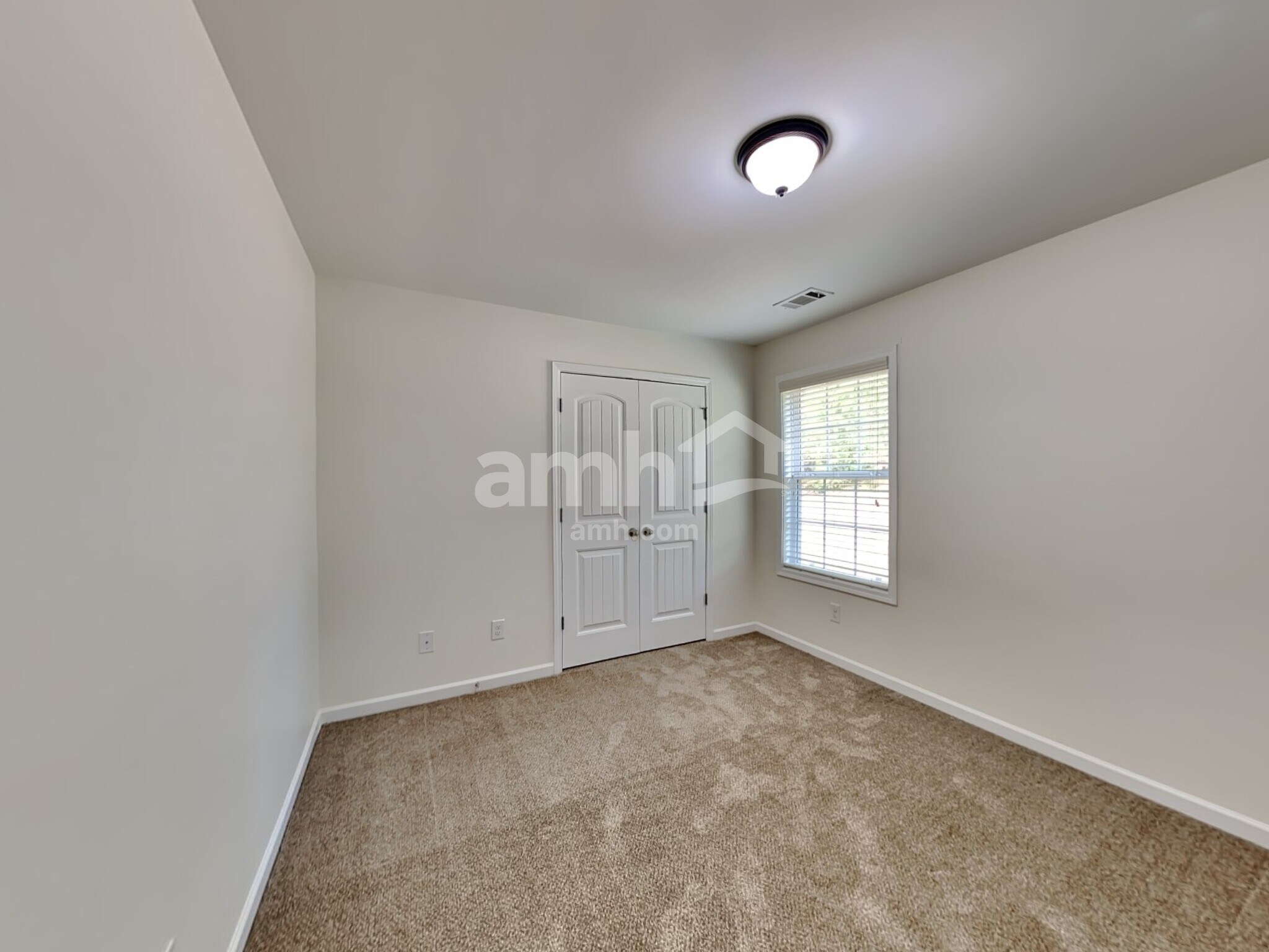 Building Photo - 6260 Cove Creek Dr
