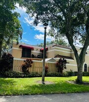 Building Photo - 4260 Village Dr