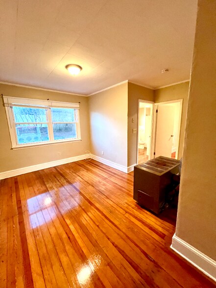 Primary Photo - 45 Slater St