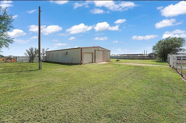 Building Photo - 5508 E County Rd 60
