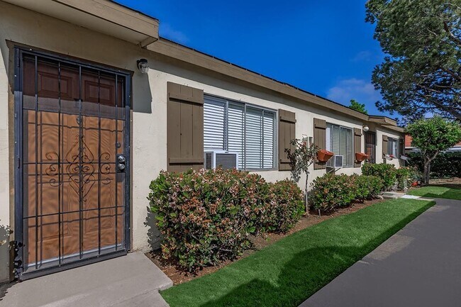 Building Photo - Rosewood Villas: 2 Bedrooms, 1 Bathroom - ...
