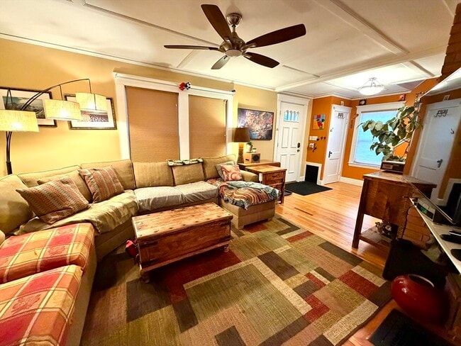 Building Photo - 157 Riverview Ave