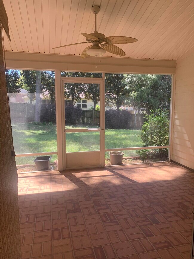 Building Photo - 4716 Plantation View Dr