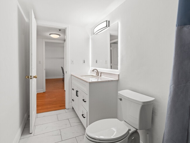 Building Photo - 2870 Pharr Ct S Northwest
