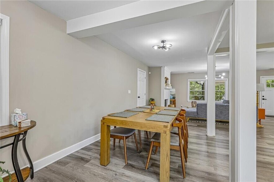Building Photo - 3898 Skidmore Dr