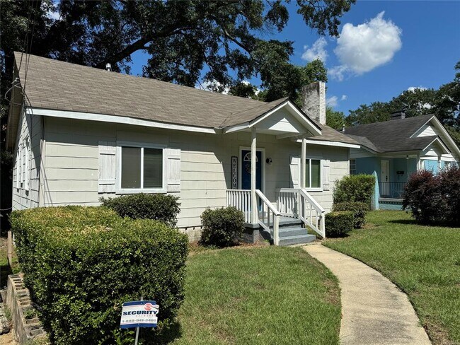 Building Photo - 2331 Woodlawn St