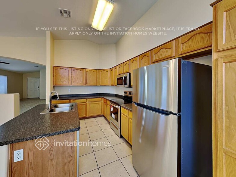 Building Photo - 8609 W Mission Ln