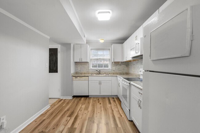 Building Photo - PENDING LEASE-CALL OUR OFFICE FOR AVAILABILITY