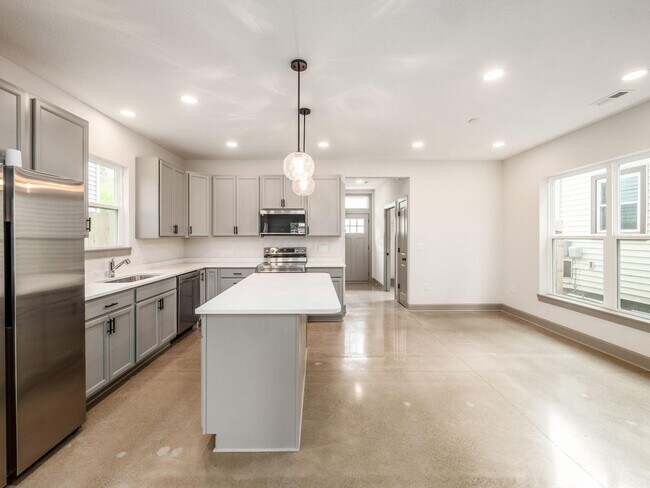 Building Photo - 166 Wisconsin Ave