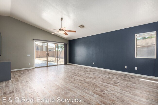 Building Photo - 3 br, 2 bath House - 3431 E Menadota Dr
