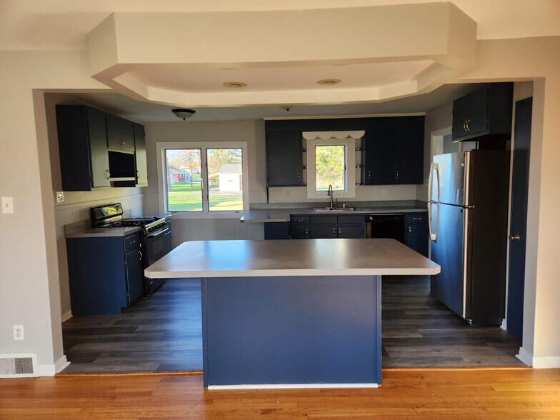 Building Photo - 40 New Hartford St