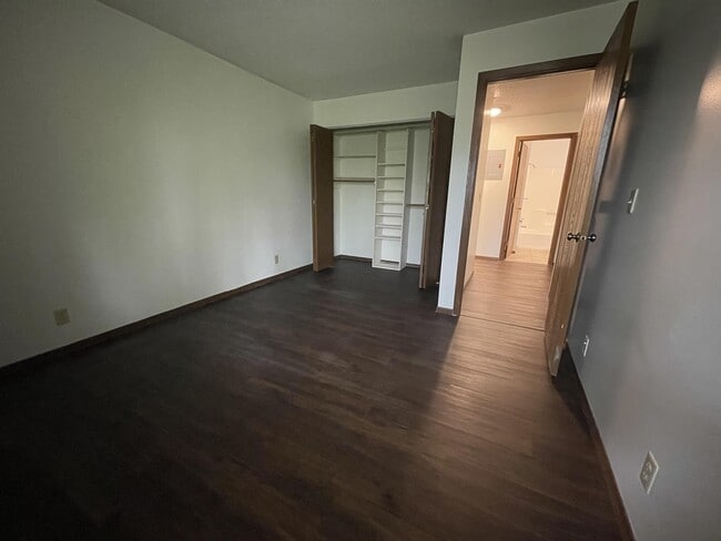 Building Photo - 5607 Green Cir Dr