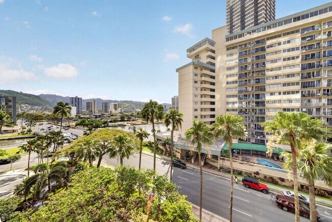 Building Photo - 1888 Kalakaua Avenue