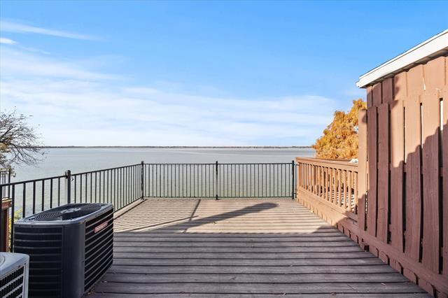 Building Photo - 3830 Mediterranean St