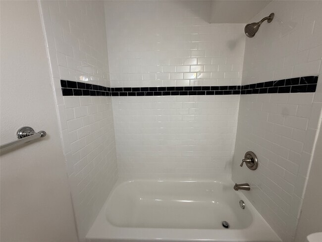 Building Photo - 1530 Heights Blvd