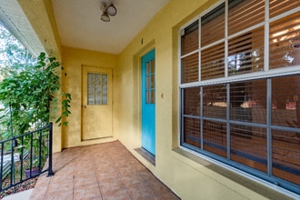 Building Photo - 406 S Bayview Blvd