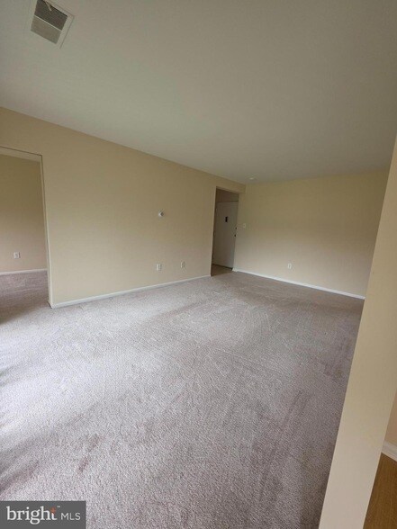 Building Photo - 1012-1201 Brinker Dr