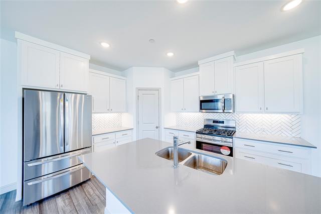 Building Photo - 8888 Samara St