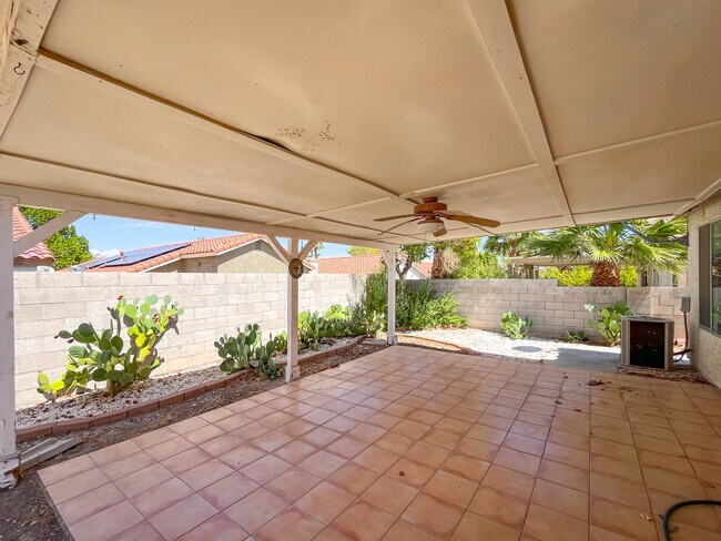 Building Photo - 8423 Palmada Dr