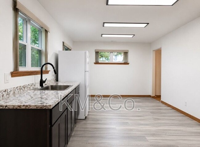 Building Photo - 535 Elm St