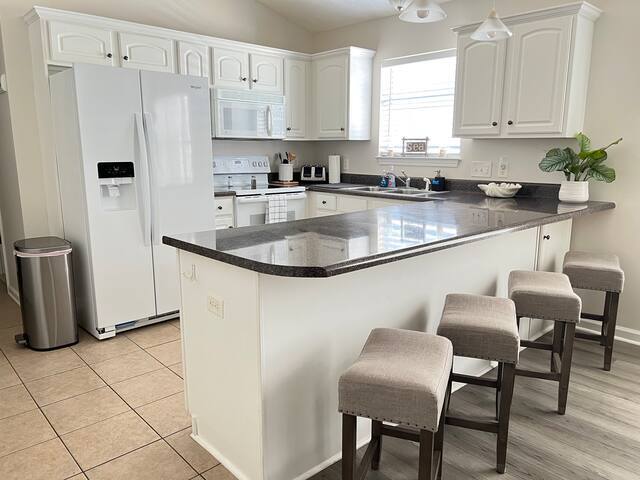 Kitchen - 11723 Sand Castle Ln