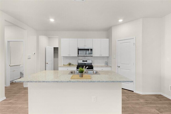 Building Photo - 2838 Wolfcreek