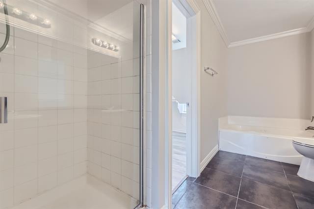 Building Photo - 1406 Buckingham Dr