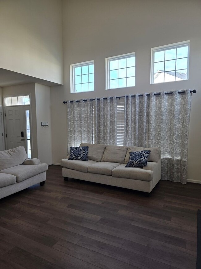 Building Photo - HYETTS CROSSING TWINHOME