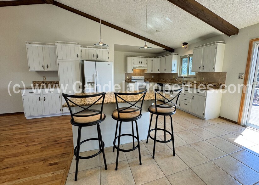 Building Photo - 5615 Country Heights Dr