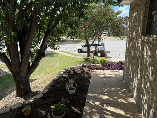 Building Photo - 1707 Morningside Cove