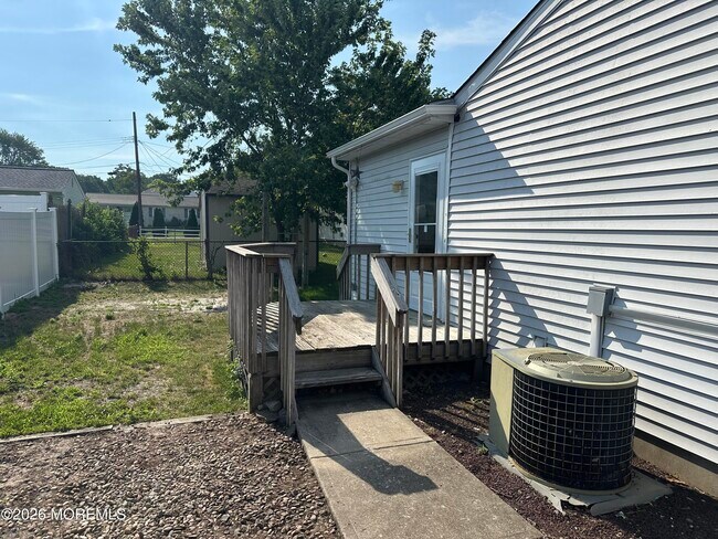 Building Photo - 456 Hulse Ave