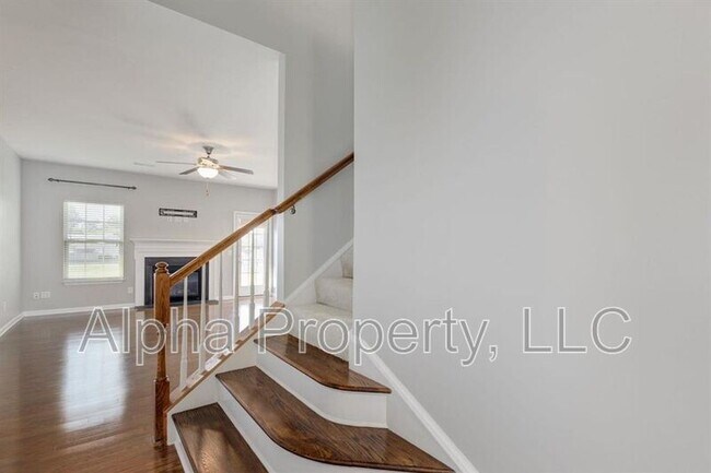 Building Photo - 28 Irvington Dr