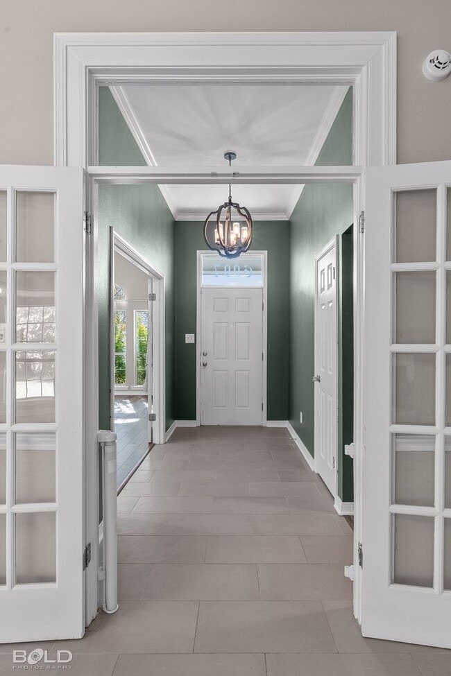 Building Photo - Check Out this 4 bed 2 bath