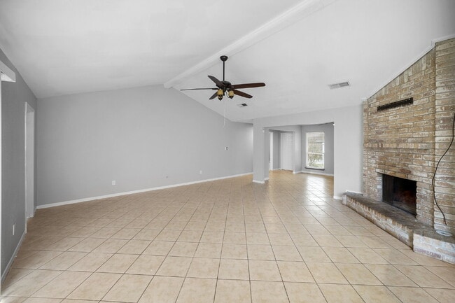 Building Photo - "Charming 3-Bedroom Haven on Gladewell Drive with Elegant Granite Touches!"