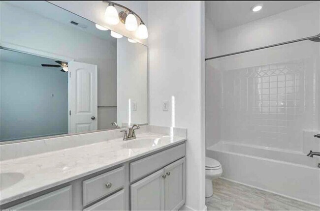 Building Photo - 1420 Waltham Ln