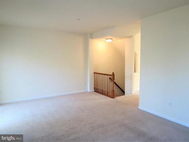 Building Photo - 3765 Bedford Dr