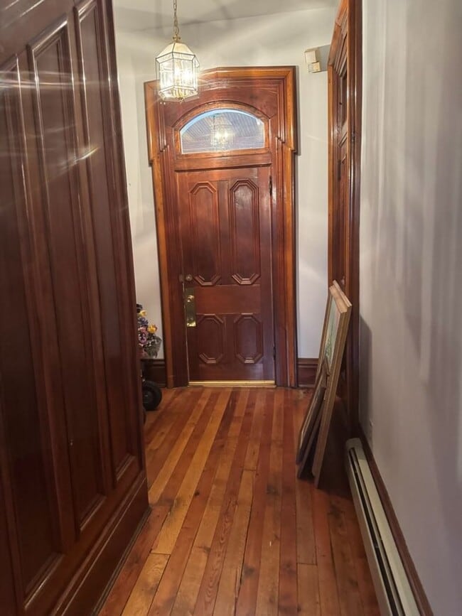 Building Photo - Rare find in great school district