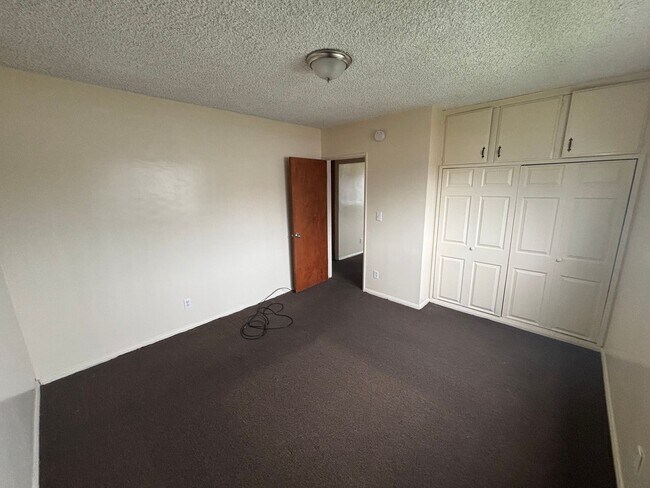 Building Photo - 8866 Wall St