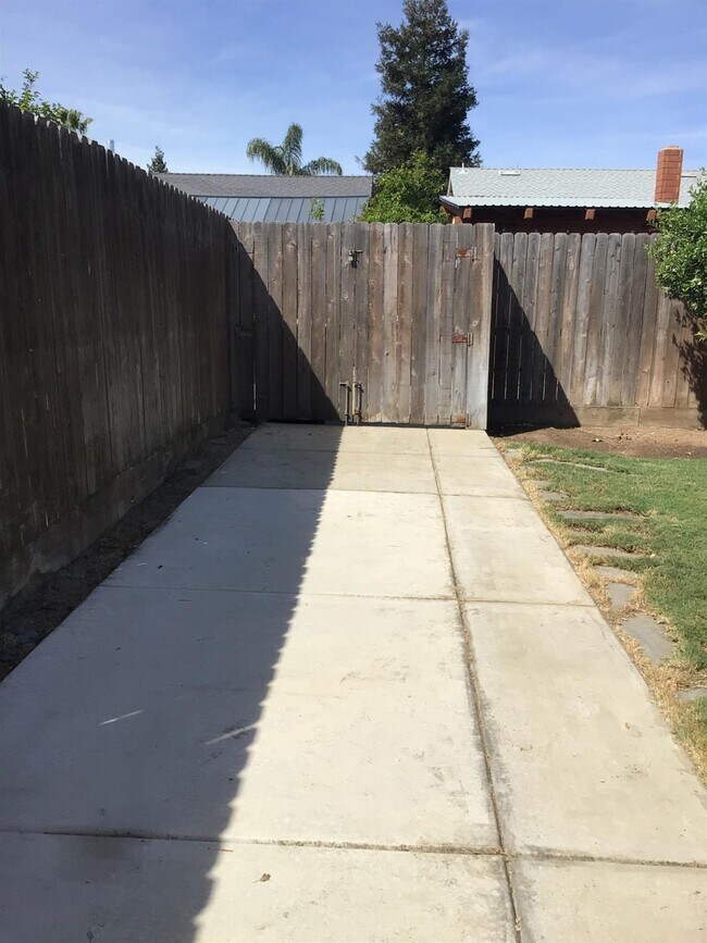 Building Photo - 1555 Morgan Dr