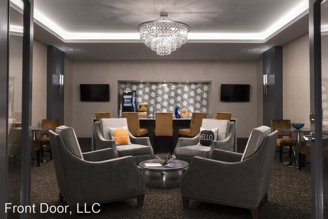 Building Photo - 215 N Main St