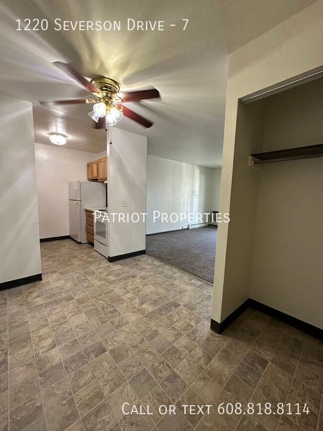 Building Photo - 1 bedroom/ 1 bath apartment in Sun Prairie...