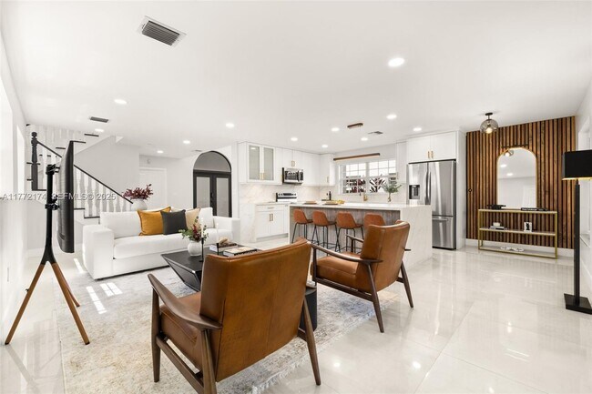 Building Photo - 911 SW 57th Ave