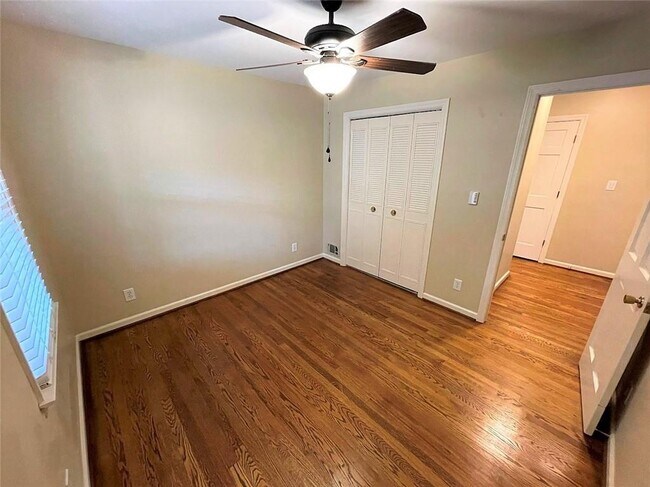Building Photo - 1150 Falstaff Dr