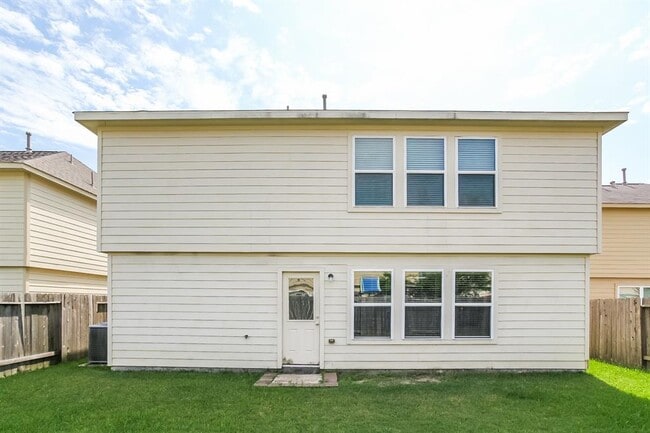 Building Photo - 9885 Hyacinth Way