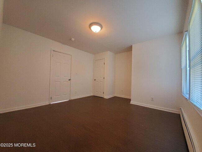 Building Photo - 722 Monmouth Pkwy